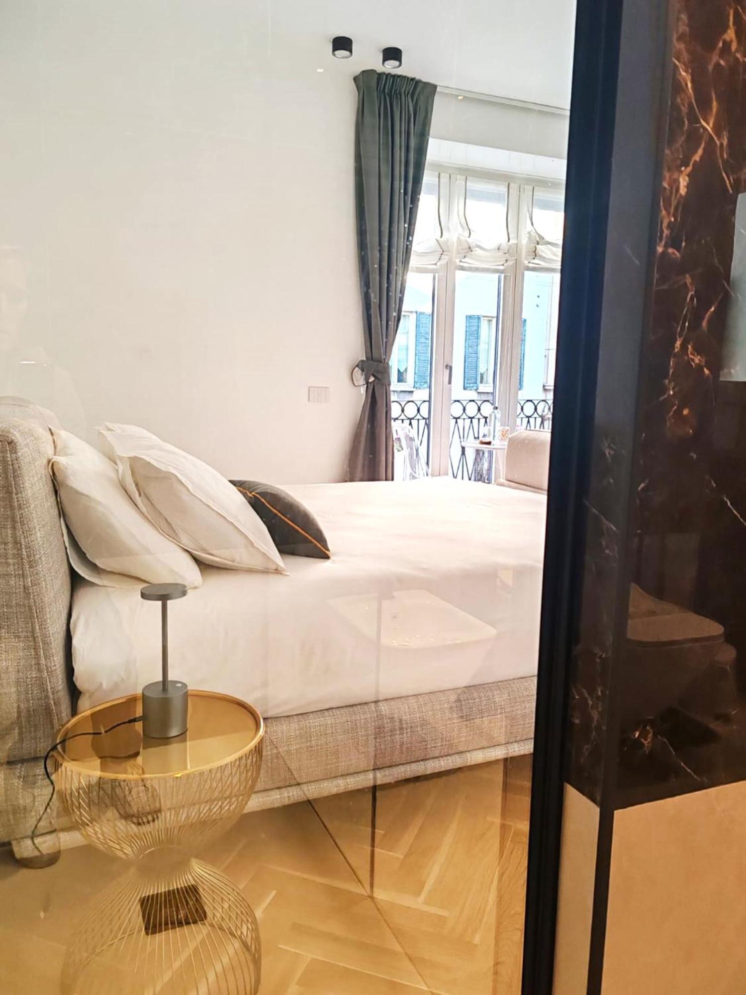 Hotel B And G San Babila- Luxury In The Heart Of Milano - Design District Zewnętrze zdjęcie
