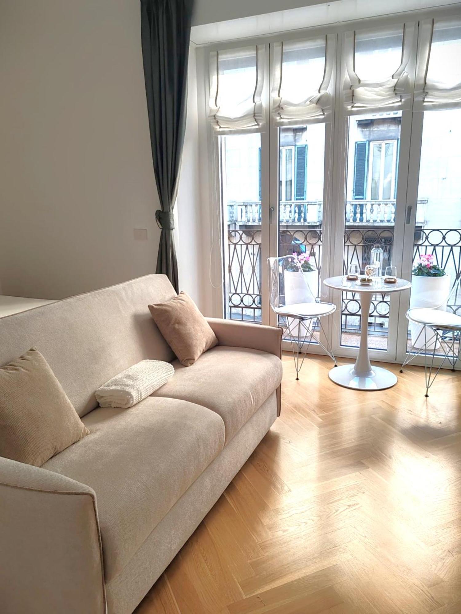 Hotel B And G San Babila- Luxury In The Heart Of Milano - Design District Zewnętrze zdjęcie